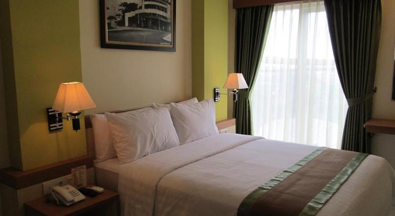 De Batara Hotel Бандунг Экстерьер фото